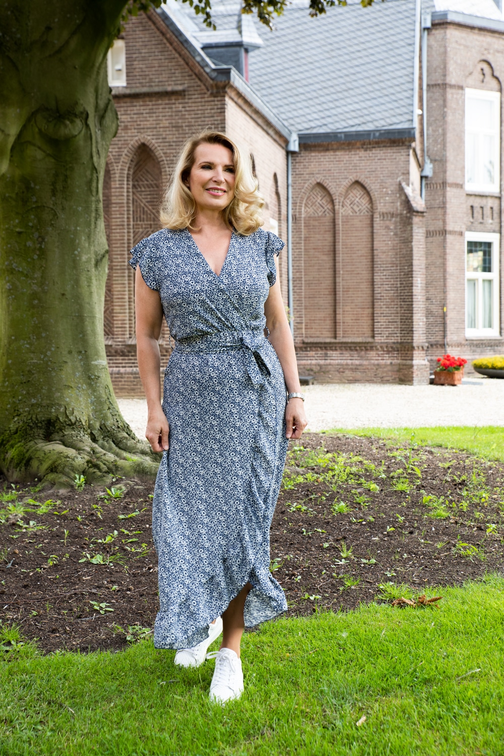 defect Geit kandidaat FOS FASHION maxi dress blauw witte bloem - It Rains Fashion